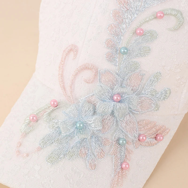 casquette blanche brodée