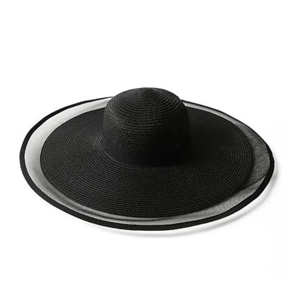 chapeau de paille noir et bord en tulle