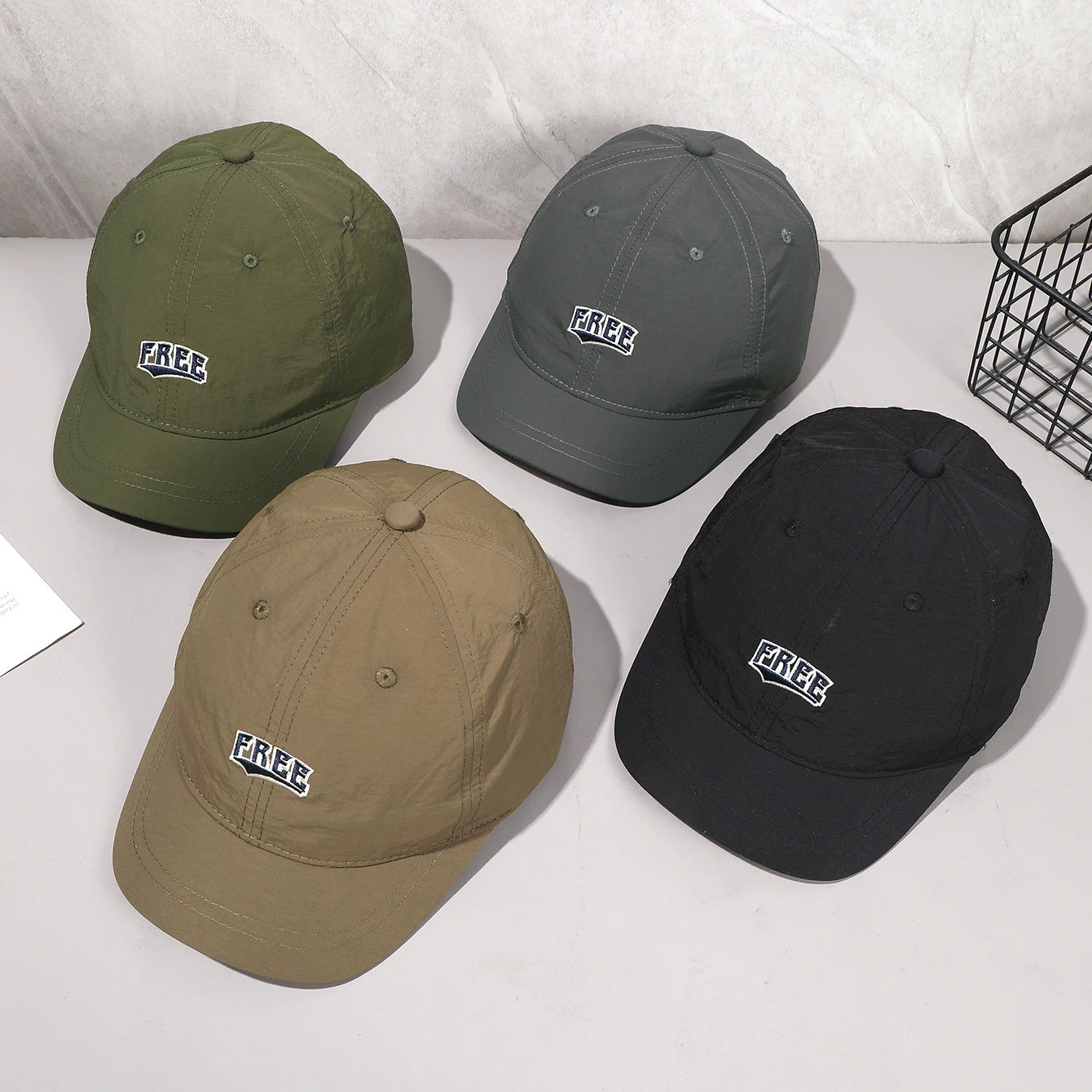 3 casquettes free