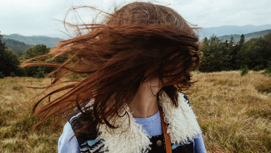 Cheveux incontrôlables au printemps