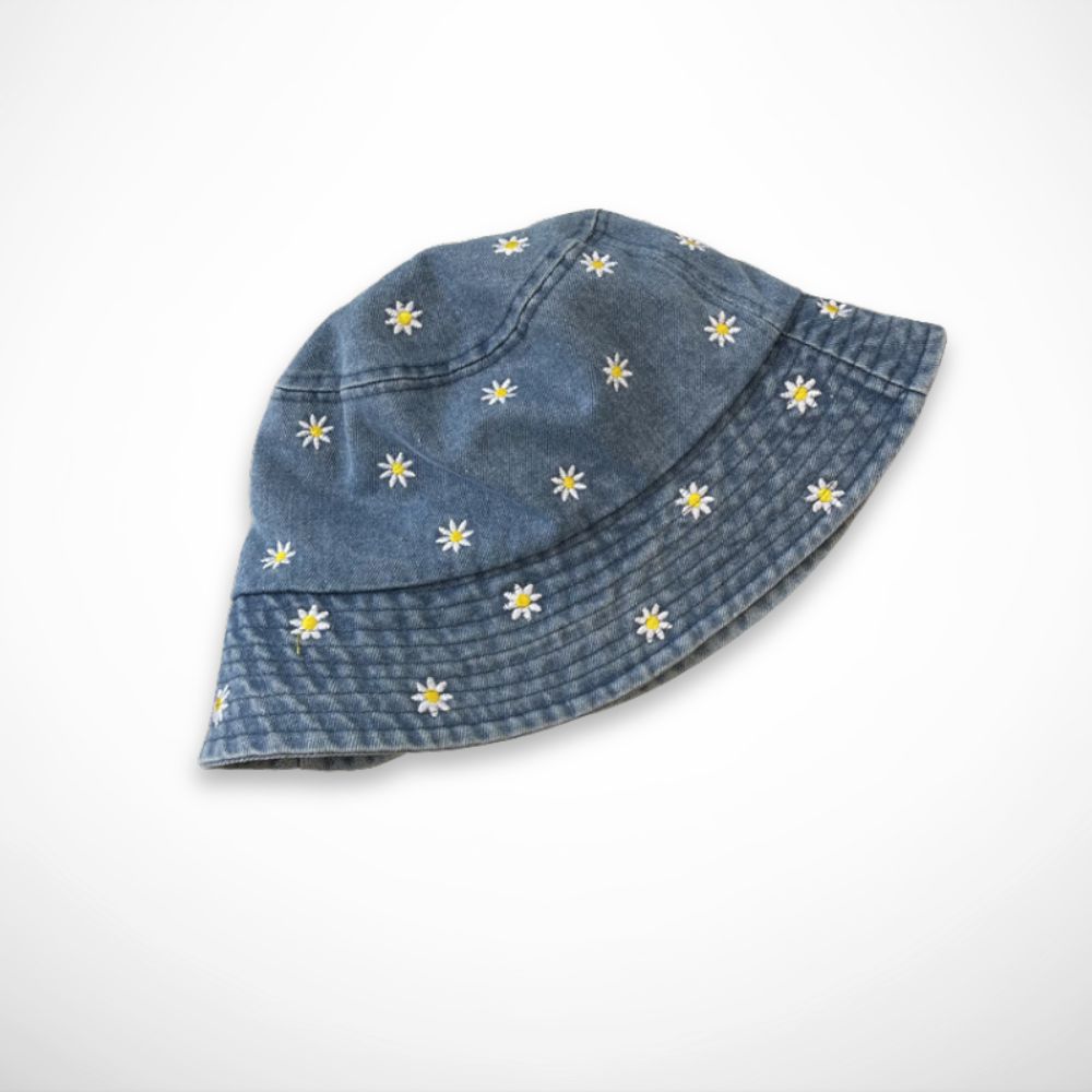 Bob Margot – bob en denim brodé de petites fleurs