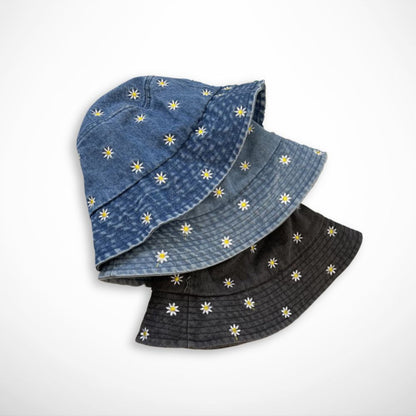 Bob Margot – bob en denim brodé de petites fleurs
