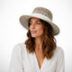 Chapeaux de soleil et plage