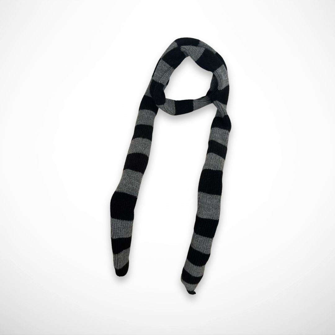 Écharpe étroite rayée Tove – Maille bicolore douce et graphique
