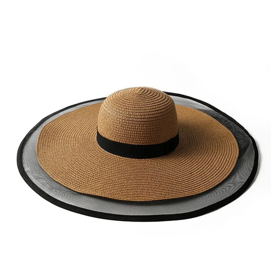 chapeau de paille et bord en tulle